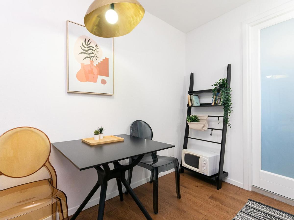 Stylish Studio Apartment By Irundo 로비니 외부 사진